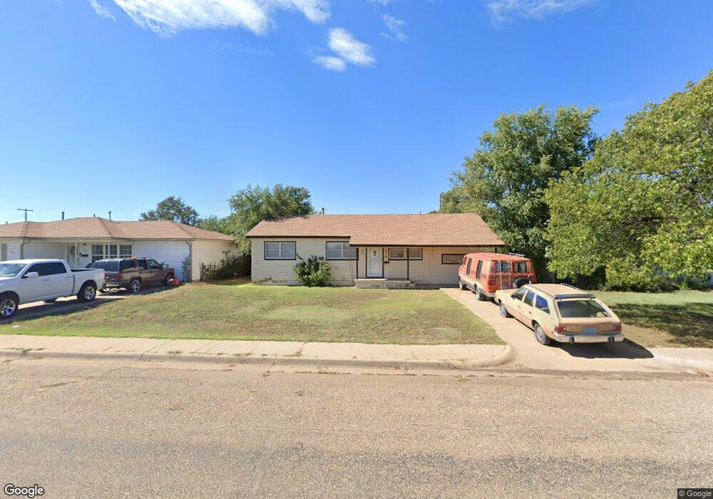 319 Oak Ave, Dumas, TX 79029 - photo 1
