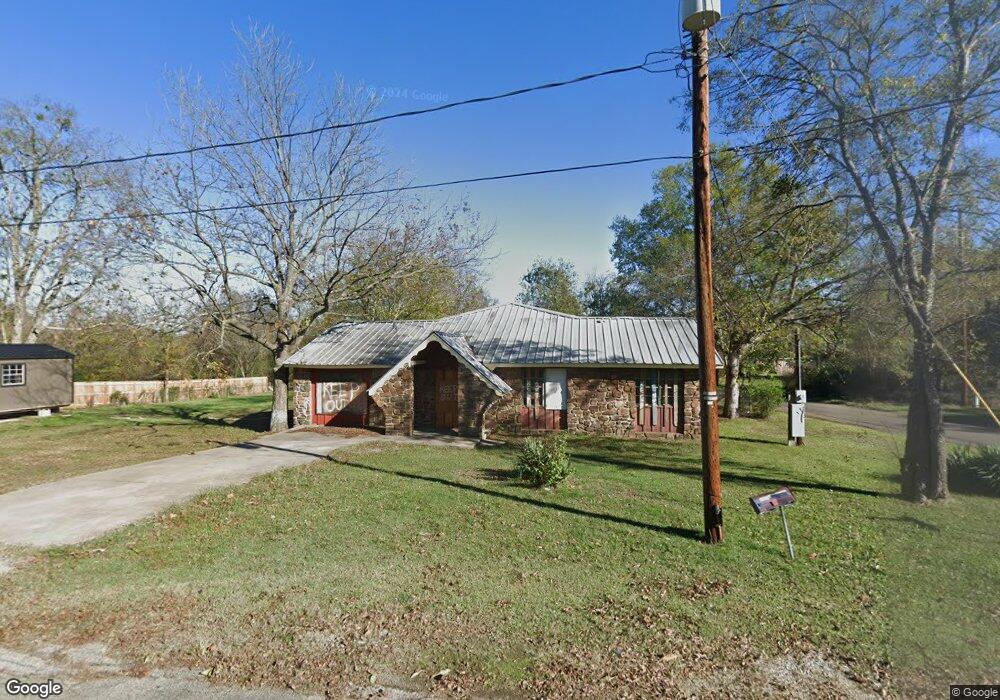 802 N 3rd St, Hugo, OK 74743 - photo 1