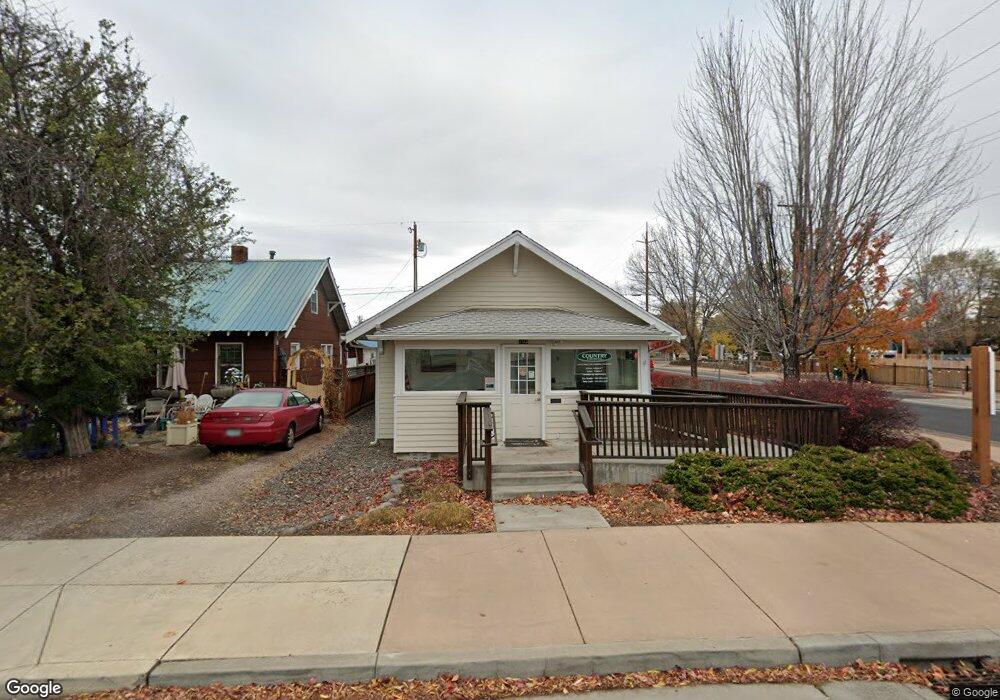 703 SW 8th St, Redmond, OR 97756 - photo 1