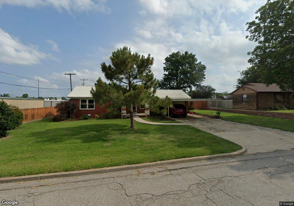 1108 S Meadow Dr, Ardmore, OK 73401 - photo 1