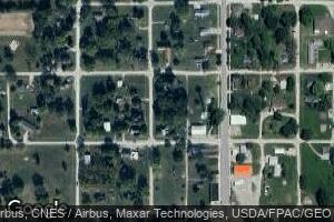 206 N Pleasant St, Delta, IA 52550