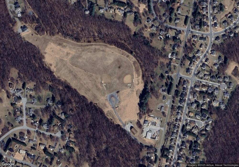 5630 Hodges Rd, Sykesville, MD 21784 - photo 1