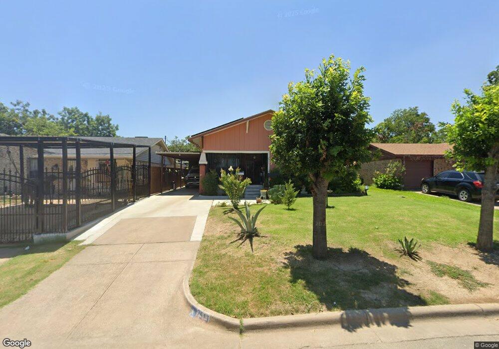 2511 NW 28th St, Fort Worth, TX 76106 - photo 1