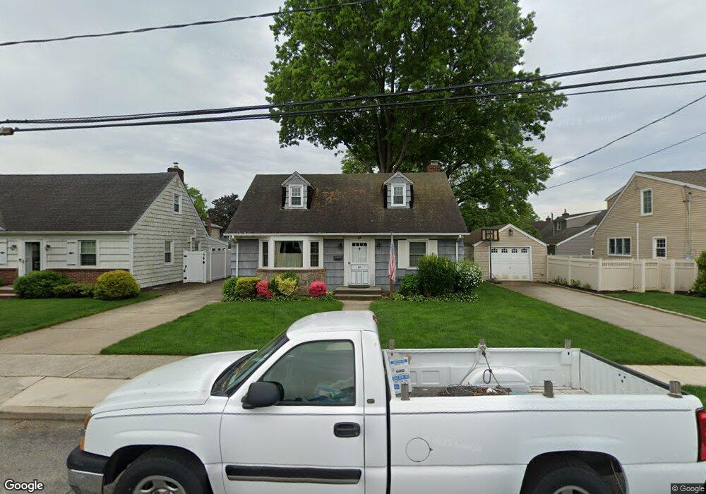 685 3rd Place S, Garden City, NY 11530 - photo 1