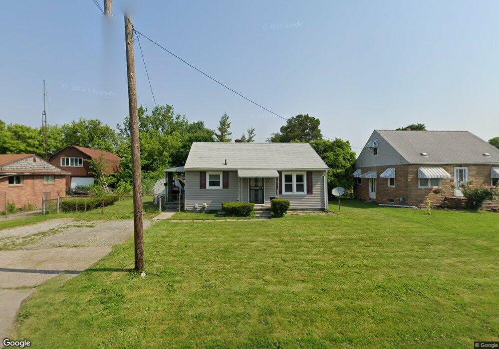 1171 E Coldwater Rd, Flint, MI 48505 - photo 1