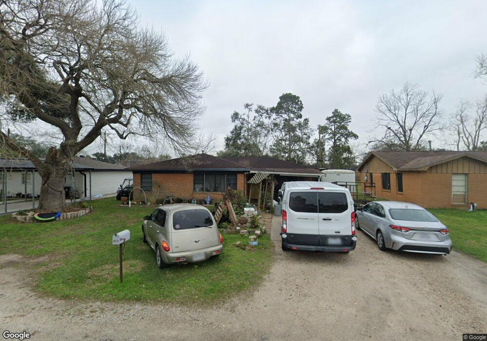 1305 College Dr, Alvin, TX 77511 - photo 1
