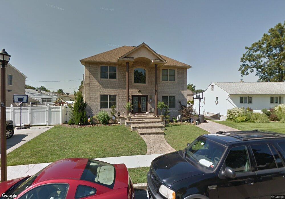 758 Carlyle Ave, Franklin Square, NY 11010 - photo 1