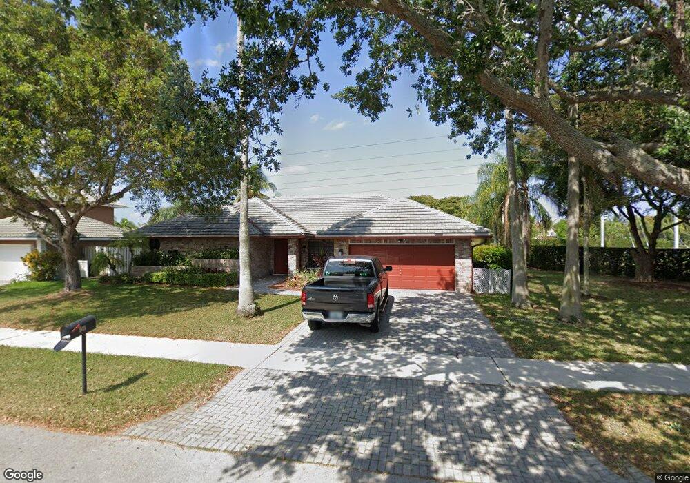 941 Amherst Ave, Davie, FL 33325 - photo 1