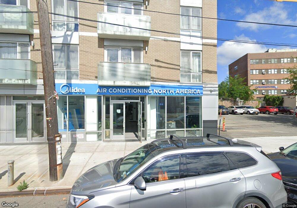 15815 Union Turnpike unit 411N, Fresh Meadows, NY 11366 - photo 1