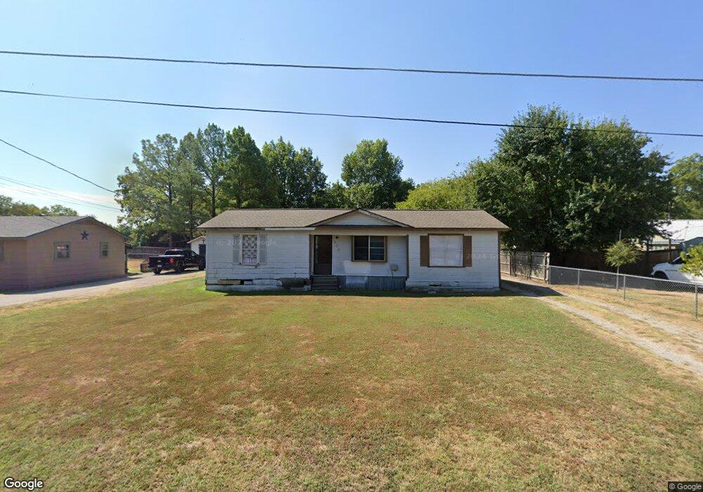 604 Svoboda St, Bonham, TX 75418 - photo 1