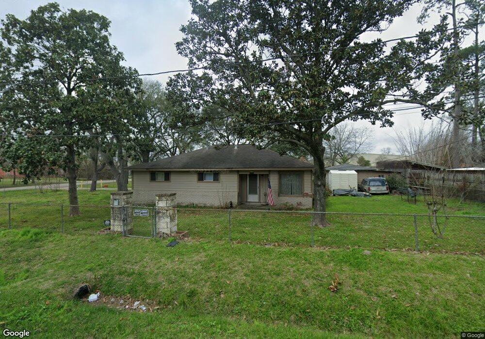 6927 Amber St, Houston, TX 77022 - photo 1