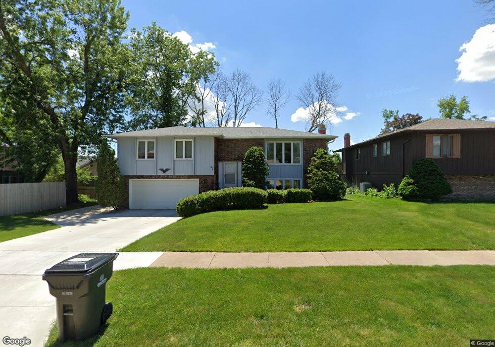 2711 Sue Ln NW, Cedar Rapids, IA 52405 - photo 1