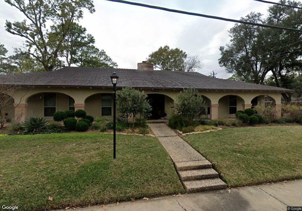 10202 Pine Forest Rd, Houston, TX 77042 - photo 1
