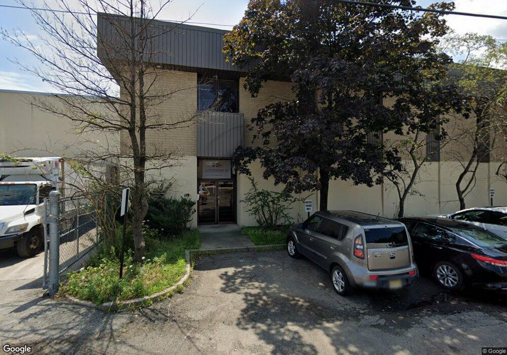 4 Rosol Ln, Saddle Brook, NJ 07663 - photo 1