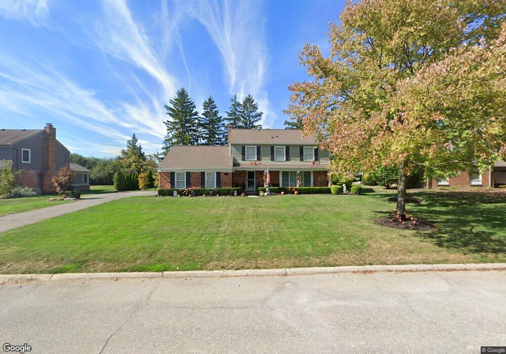 3260 E Breckenridge Ln, Bloomfield Hills, MI 48301 - photo 1