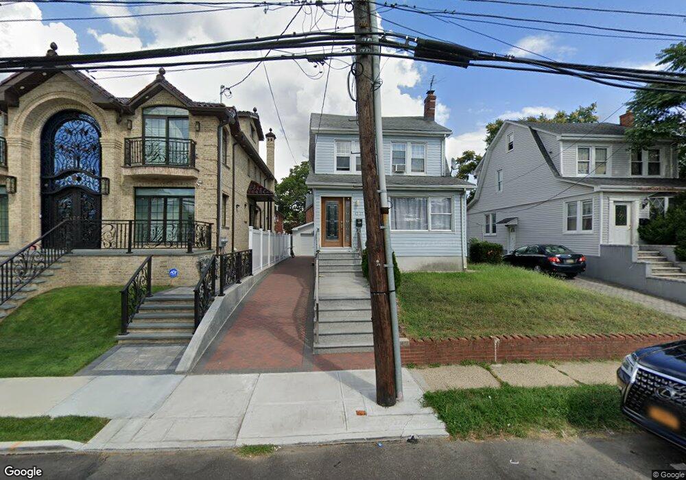 4227 190th St, Flushing, NY 11358 - photo 1