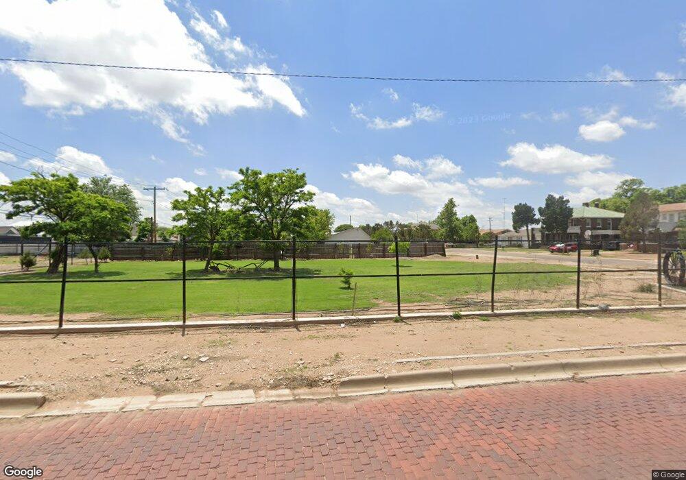 3019 W 10th St, Plainview, TX 79072 - photo 1