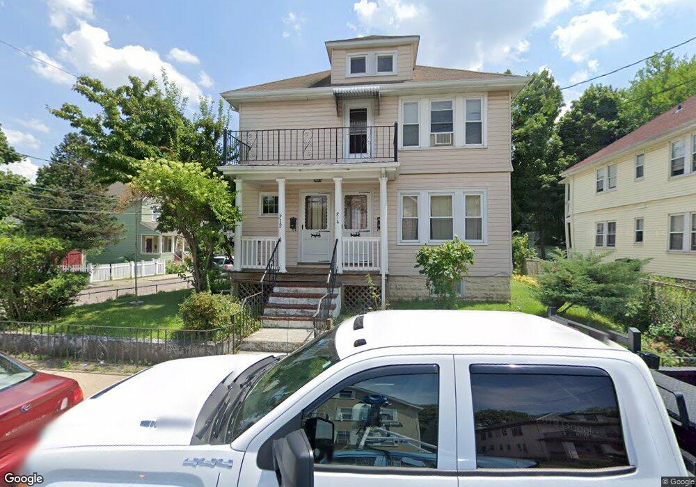 912 Canterbury St, Roslindale, MA 02131 - photo 1