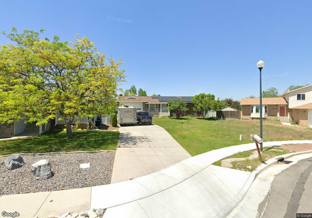 9070 Hummingbird Cir, Sandy, UT 84094 - photo 1