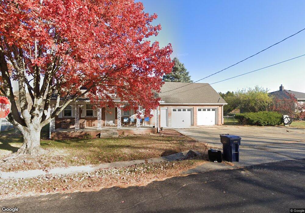 5623 W Hi Vue Ln, Peoria, IL 61604 - photo 1