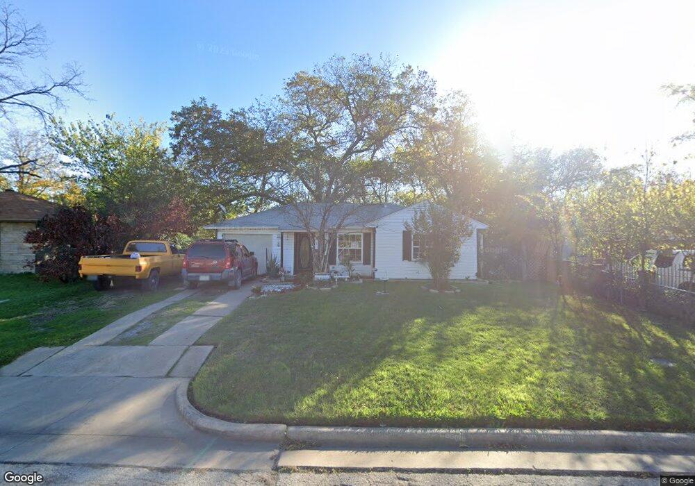 421 Arrowhead Trace, Grand Prairie, TX 75051 - photo 1