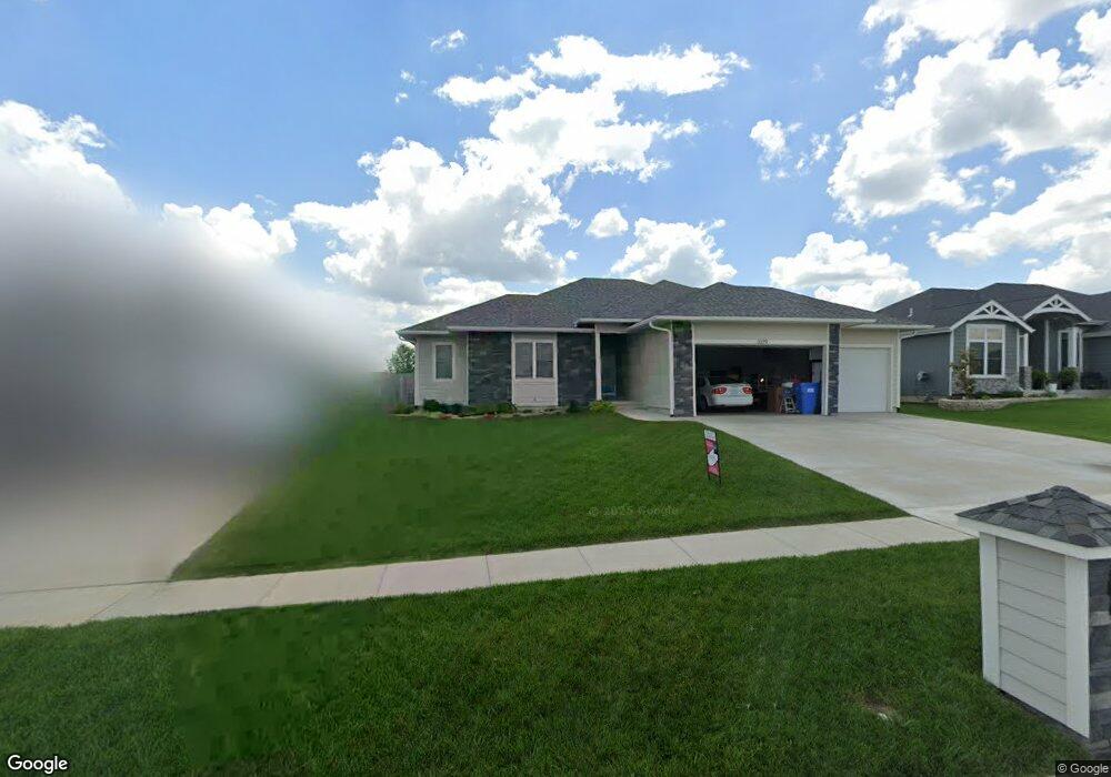 3329 SW 43rd St, Topeka, KS 66610 - photo 1