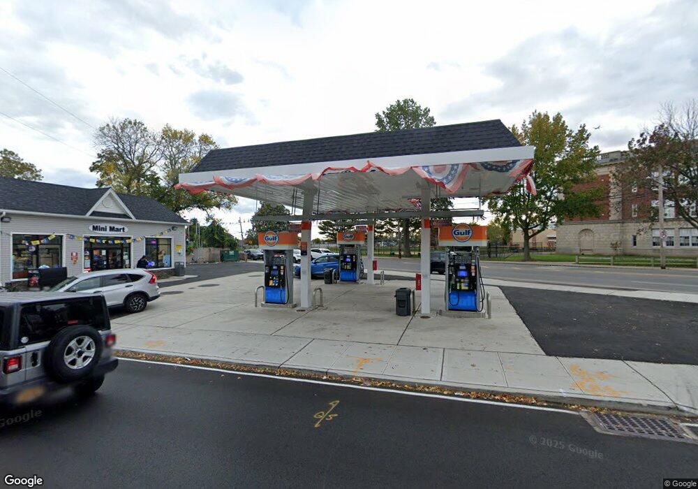 600 Tulip Ave, Floral Park, NY 11001 - photo 1