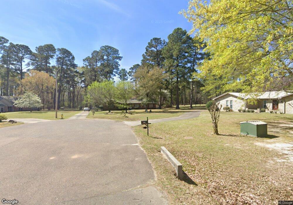 4901 Twin Oak Dr, Texarkana, TX 75503 - photo 1