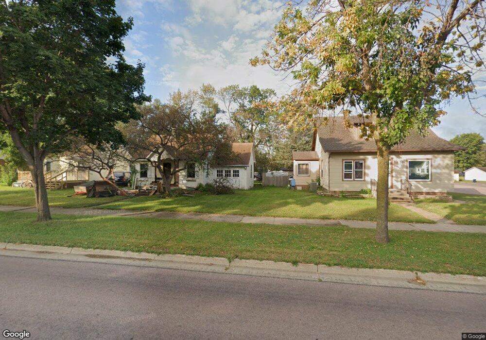 1427 N Broadway St, New Ulm, MN 56073 - photo 1