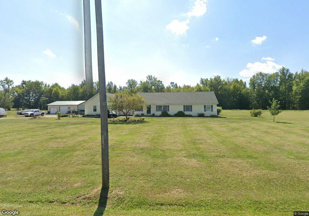 6163 W Deaver Rd, Columbus, IN 47201 - photo 1