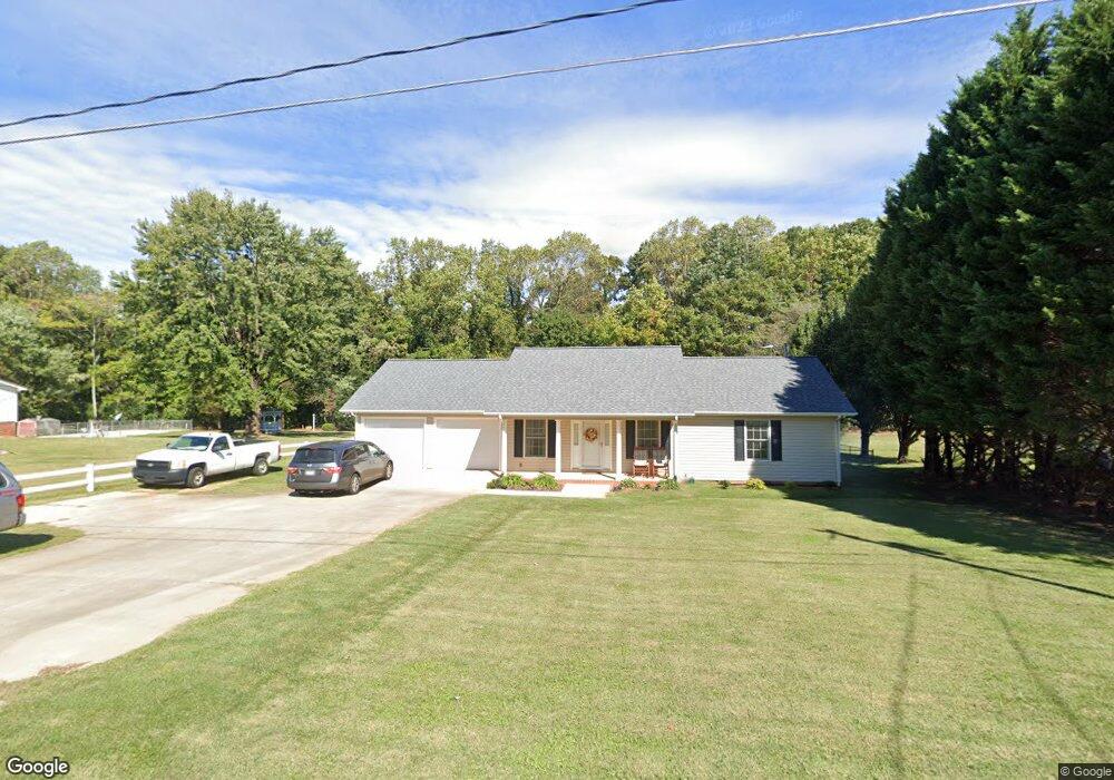 122 Loraindale Dr, Statesville, NC 28625 - photo 1