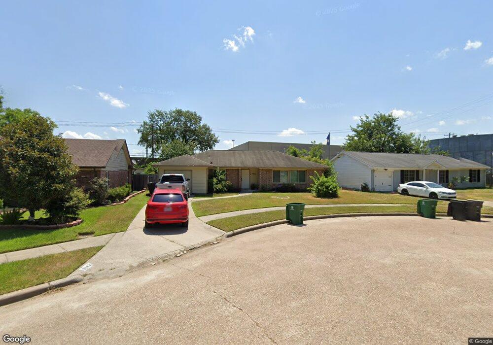 9142 Sunnywood Dr, Houston, TX 77088 - photo 1