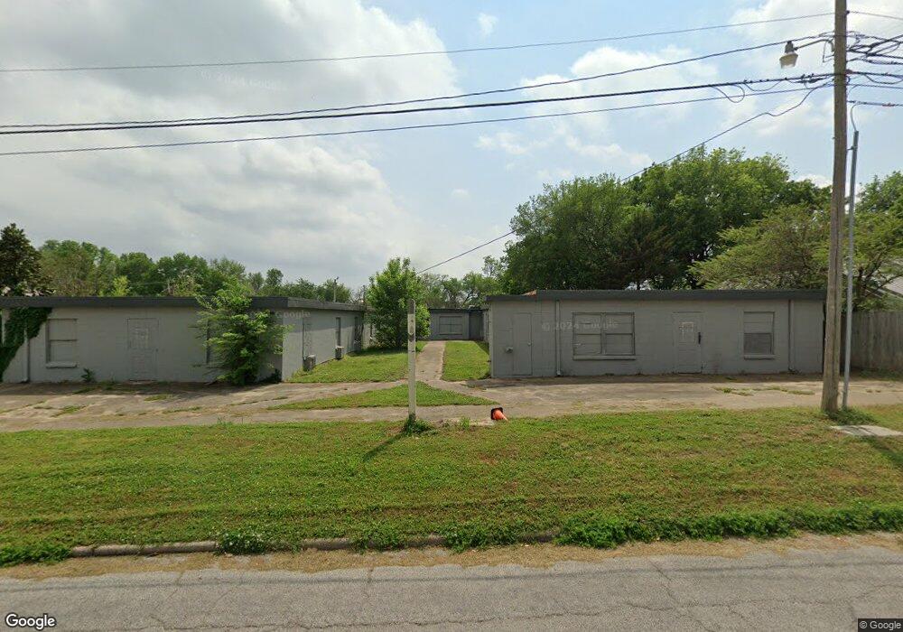 124 E Chickasaw St, Tahlequah, OK 74464 - photo 1