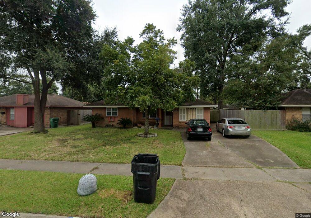 1047 Stonecrest Dr, Houston, TX 77018 - photo 1