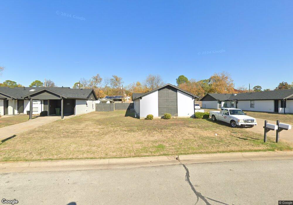 611 Smith Terrace, Bedford, TX 76021 - photo 1