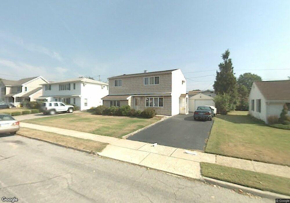 4155 Ludwig Ln, Bethpage, NY 11714 - photo 1