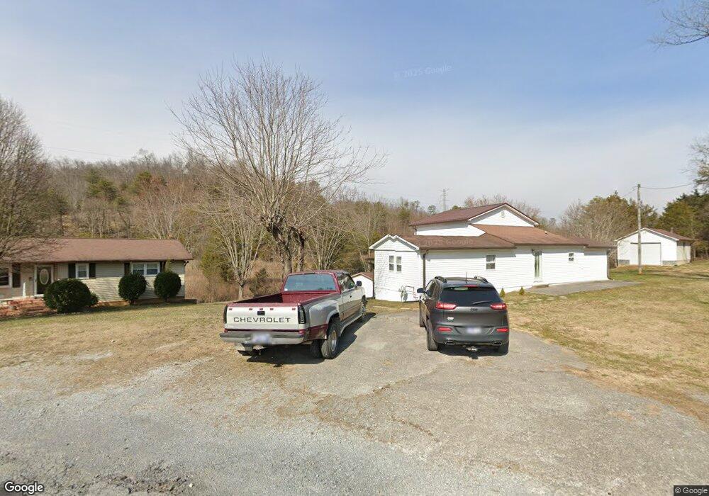 824 Clairmont Rd, Johnson City, TN 37601 - photo 1