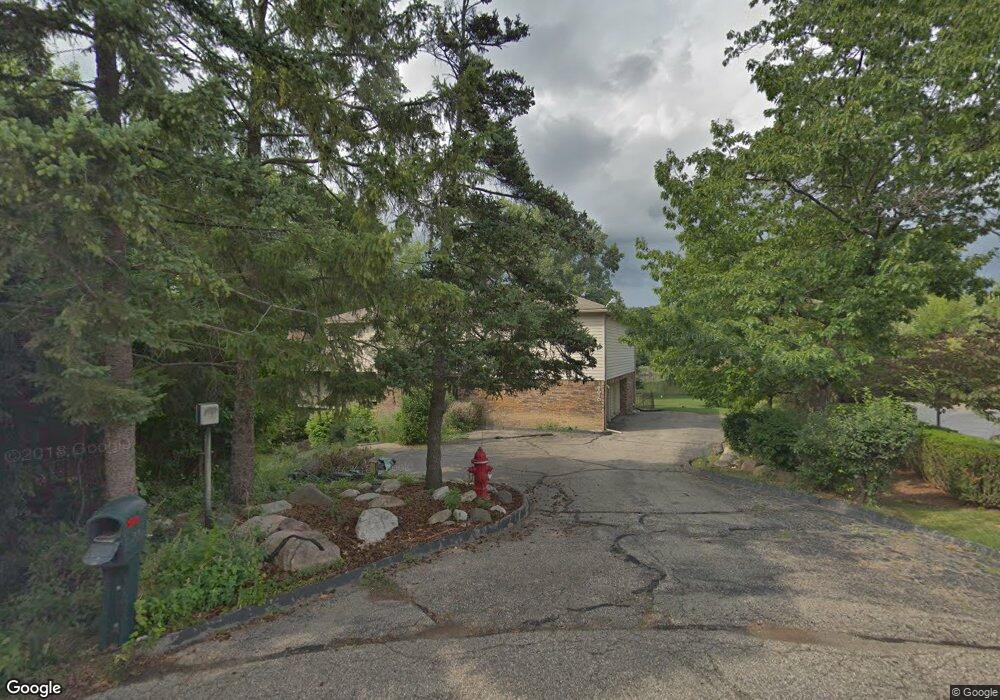 2070 Shore Hill Ct, West Bloomfield, MI 48323 - photo 1