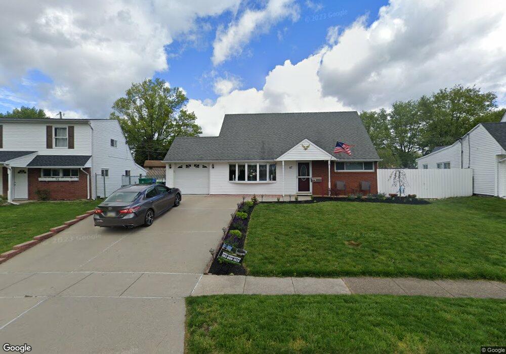 57 Rolling Ln, Levittown, PA 19055 - photo 1