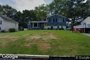 54 Hinston Rd, Woburn, MA 01801