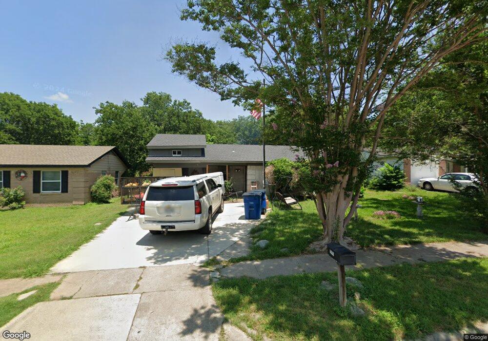 2606 Woodlawn Dr, Ennis, TX 75119 - photo 1