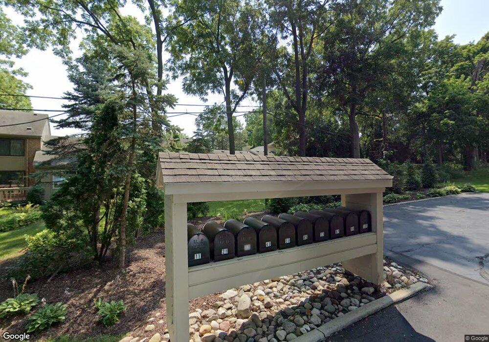 77 Boulder Ln unit 4, Bloomfield Hills, MI 48304 - photo 1