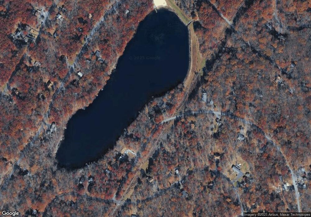 137 Mockingbird Ct, Bushkill, PA 18324 - photo 1