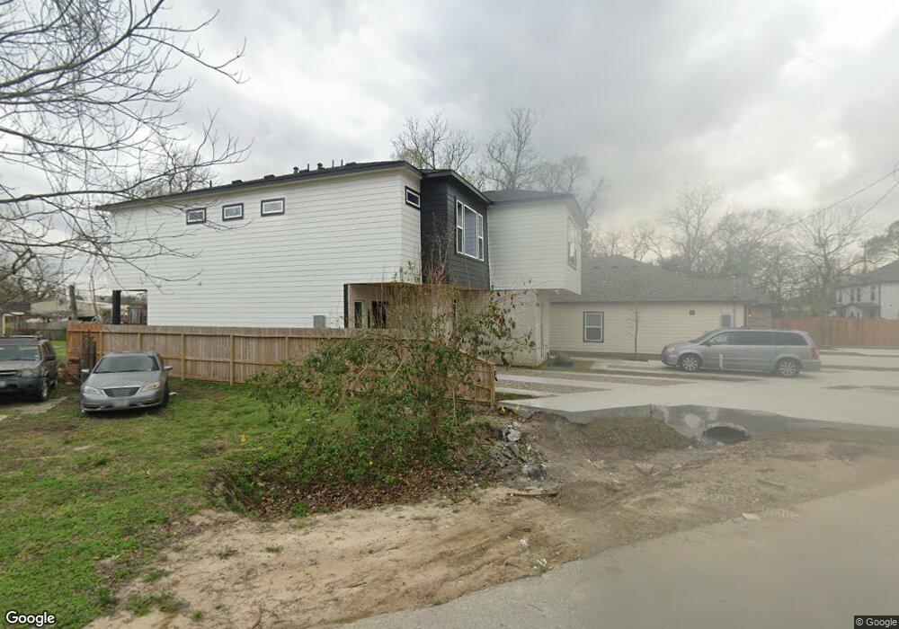 1017 Calvin Ave, Houston, TX 77088 - photo 1