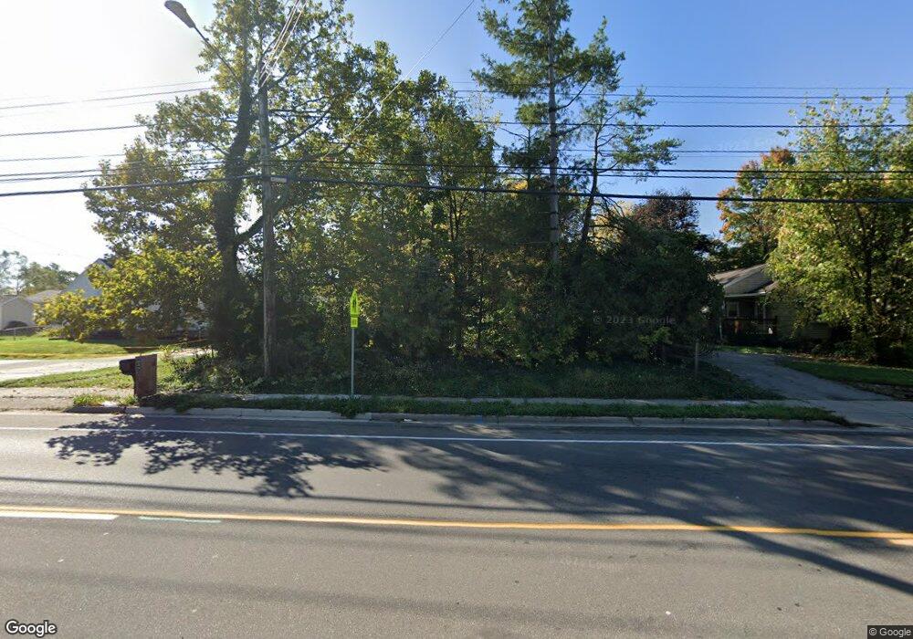 823 W Jolly Rd, Lansing, MI 48910 - photo 1