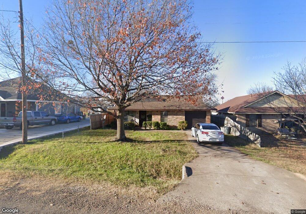 902 E Crockett St, Ennis, TX 75119 - photo 1