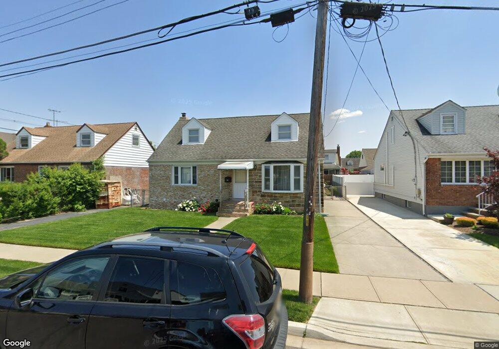 54 11th Ave, Mineola, NY 11501 - photo 1