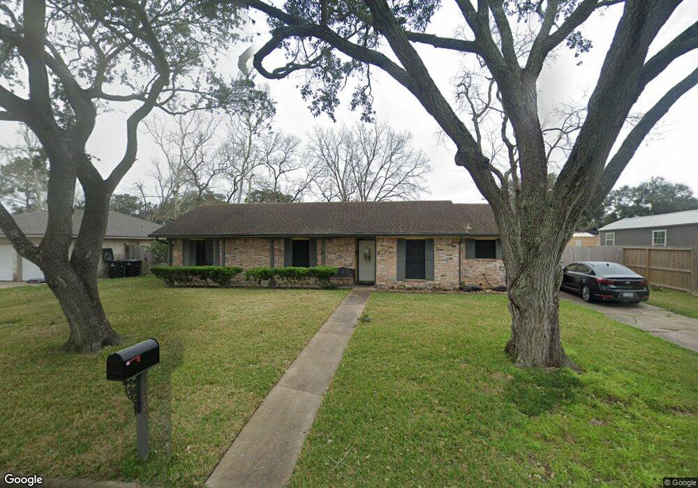 1723 Parkcrest St, Alvin, TX 77511 - photo 1
