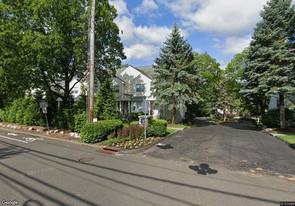 180 Turn of River Rd unit 19A, Stamford, CT 06905 - photo 1