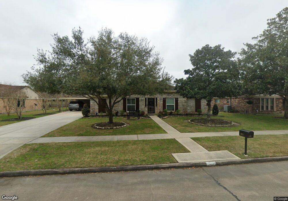 2113 Abingdon Rd, Alvin, TX 77511 - photo 1